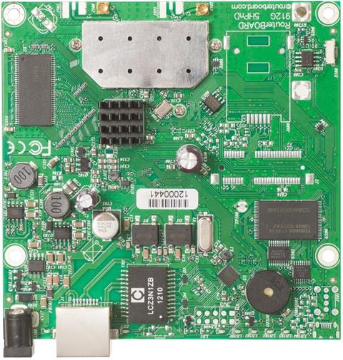 MikroTik RB911G-5HPnD, 600 MHz CPU, 32 MB RAM, 1x LAN, 1x 5 GHz, L3, 2x MMCX